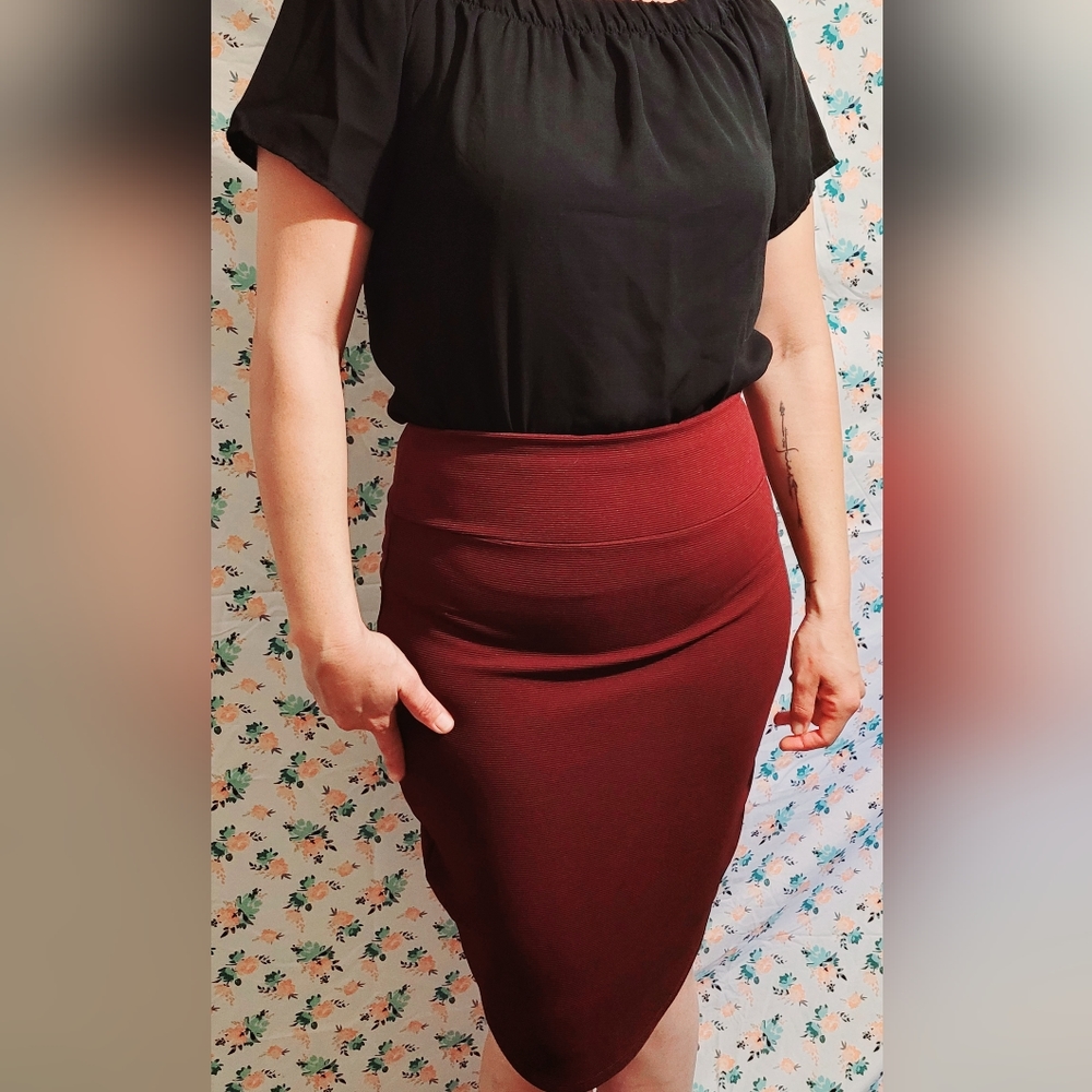 Form-fitting Burgundy Skirt